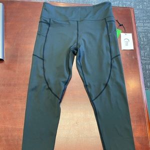 Zyia black light n tight pocket hi rise leggings 28" size 14-16